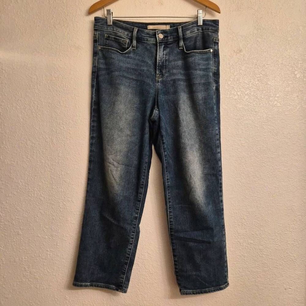 Athleta Capri Jeans 12 Stretchy Comfy Flattering Fit Athleisure Essential Summer